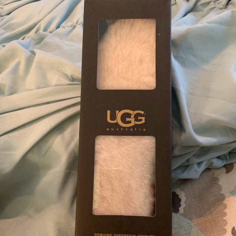 NIB ugg sheepskin insole 7  lot 2